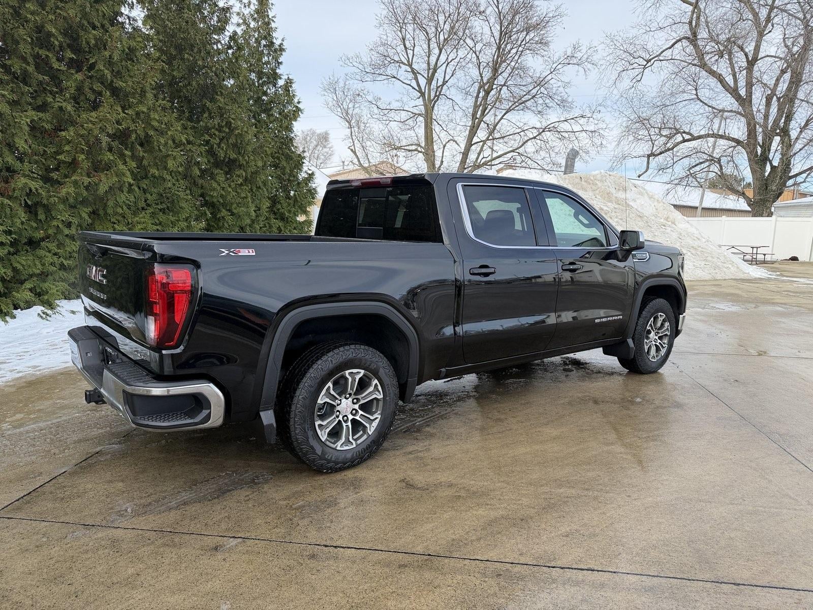2025 GMC Sierra 1500 SLE