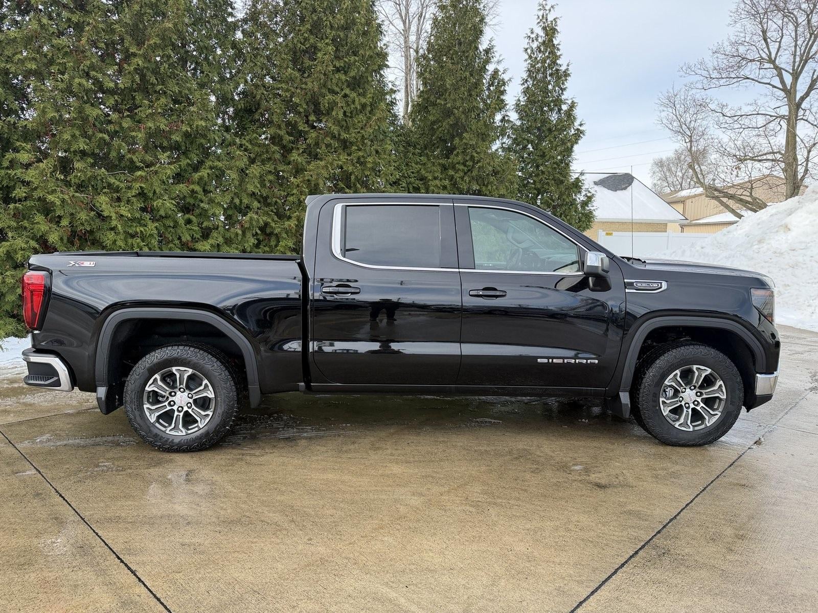 2025 GMC Sierra 1500 SLE