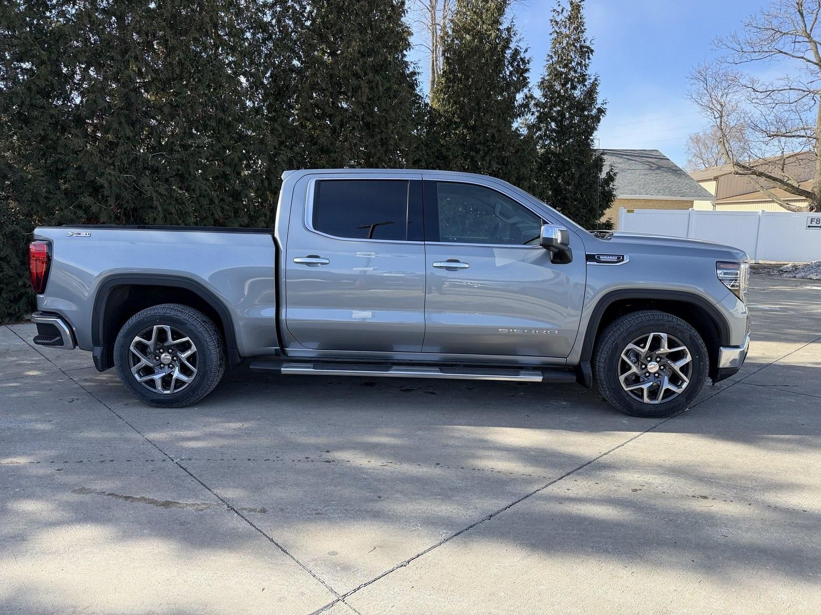 2024 GMC Sierra 1500 SLT