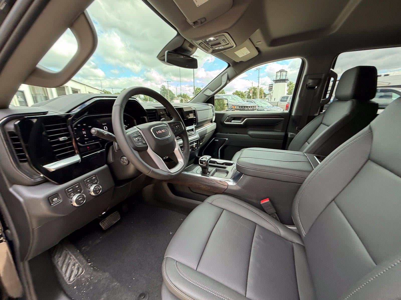 2026 GMC Sierra 1500 SLT - Photo 17