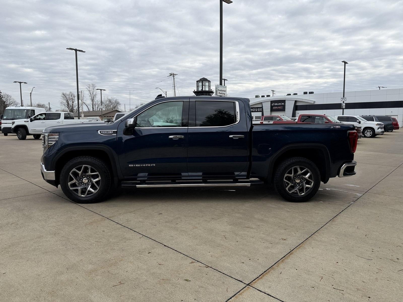 2022 GMC Sierra 1500 SLT