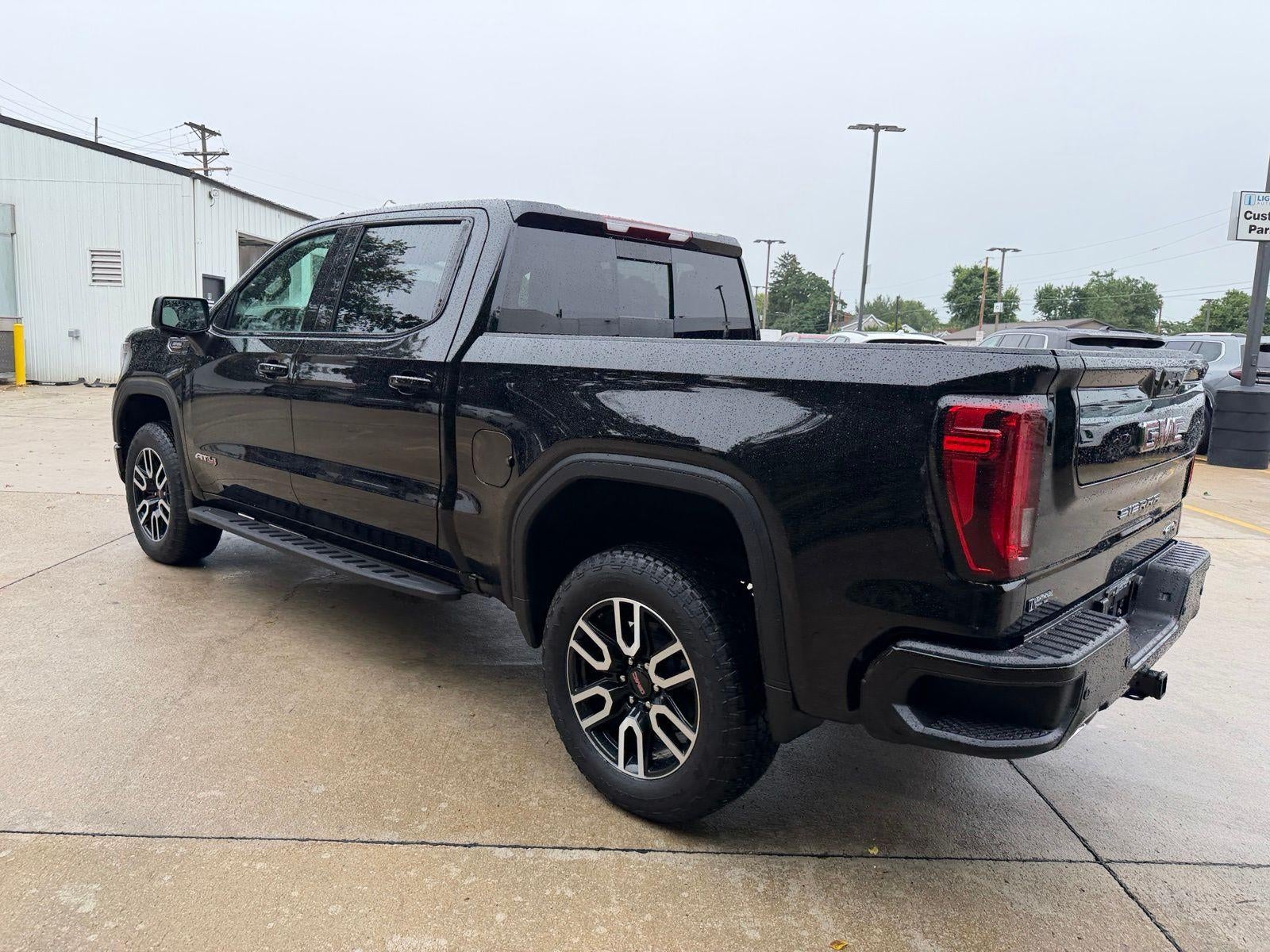 2025 GMC Sierra 1500 AT4