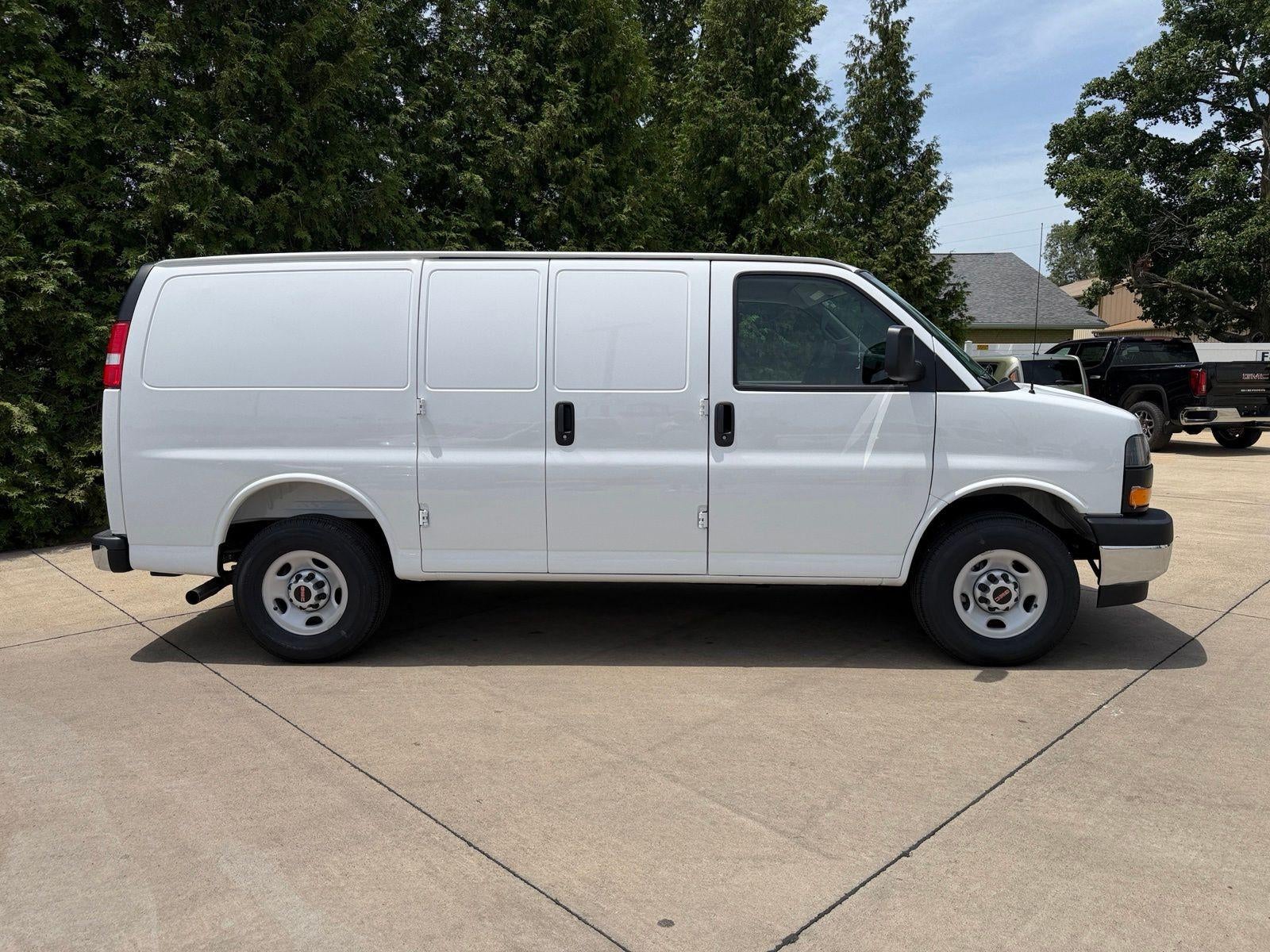2026 GMC Savana Cargo Base