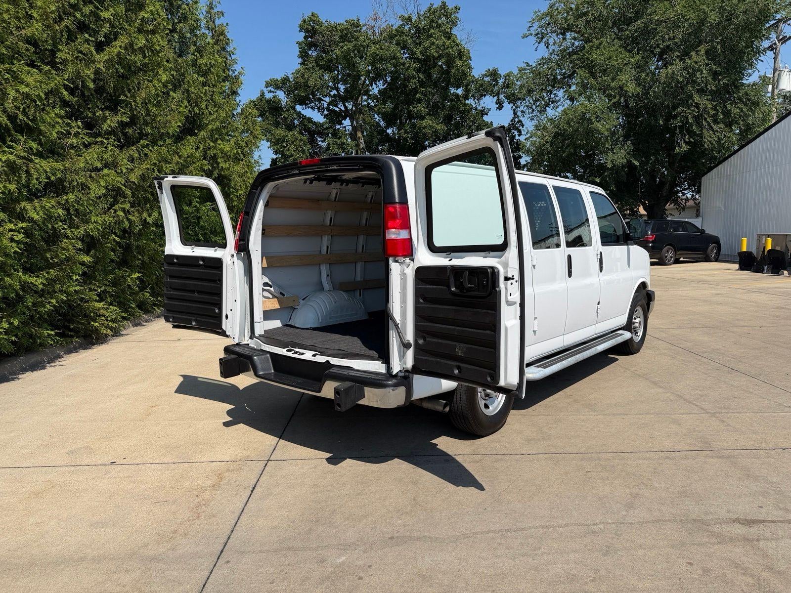2025 GMC Savana Cargo Work Van
