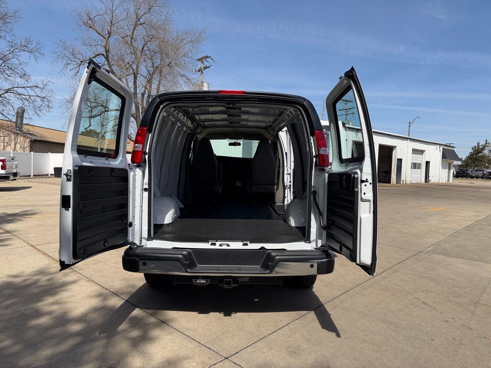 2026 GMC Savana Cargo Base