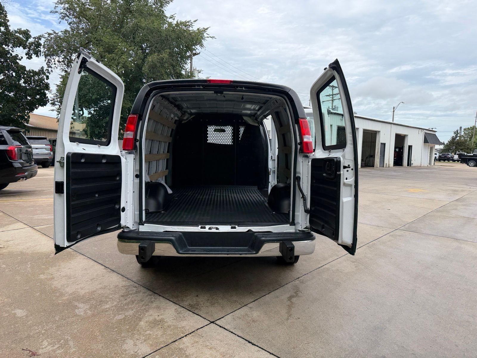 2025 GMC Savana Cargo Work Van