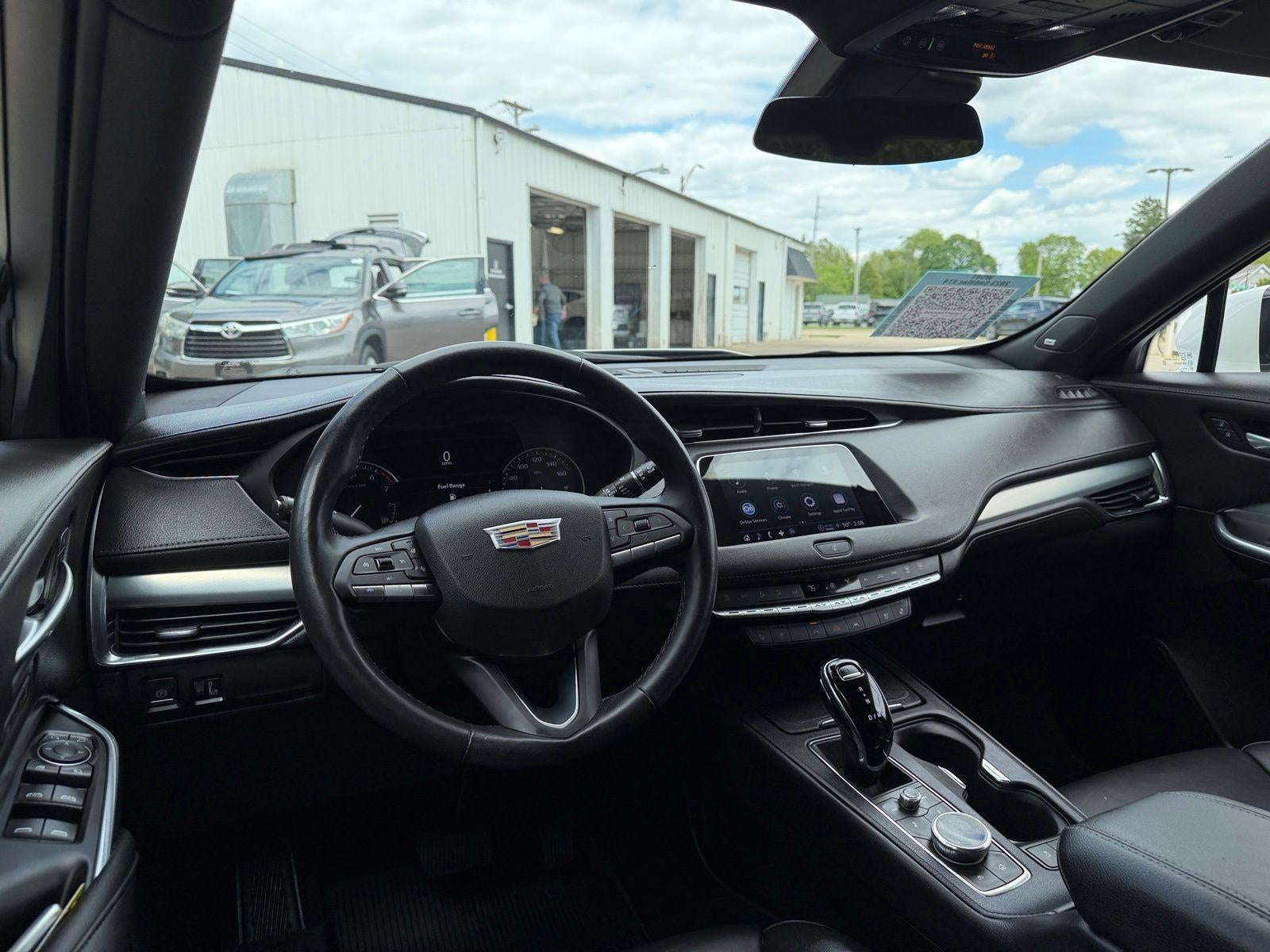 2023 Cadillac XT4 Premium Luxury