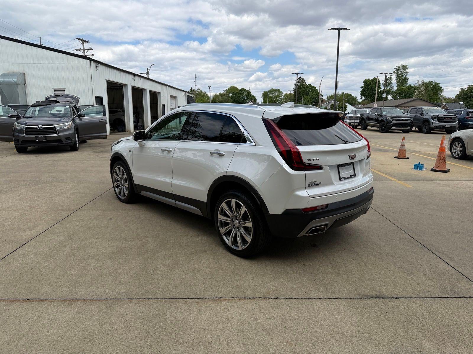 2023 Cadillac XT4 Premium Luxury