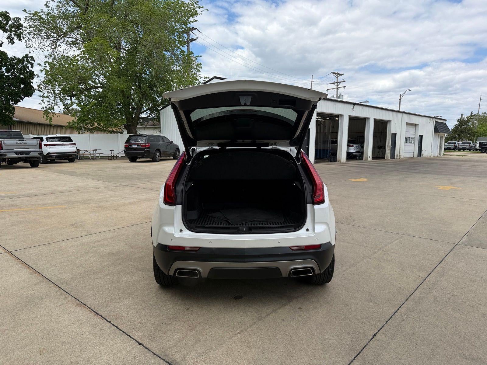 2023 Cadillac XT4 Premium Luxury