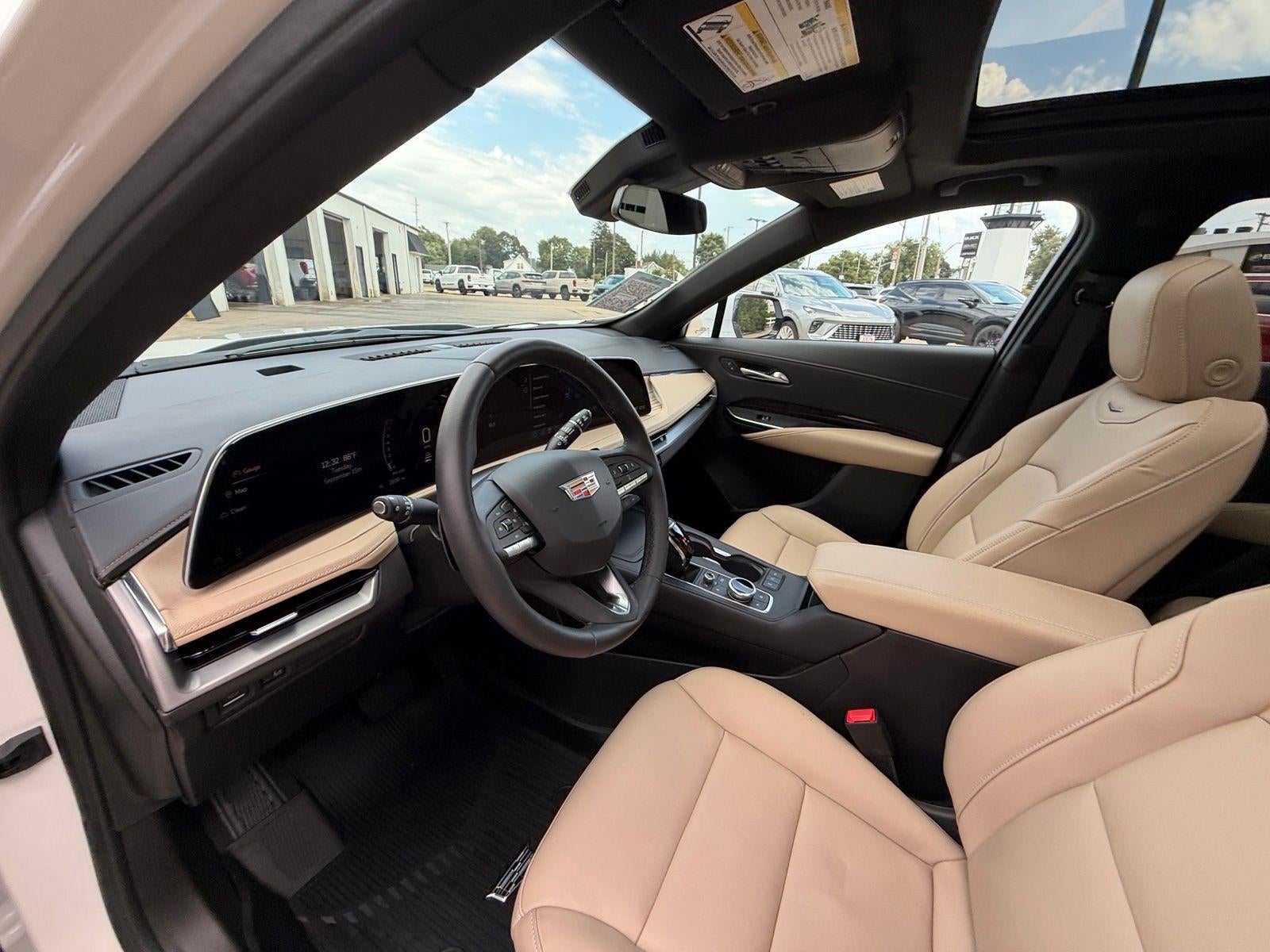 2024 Cadillac XT4 Premium Luxury