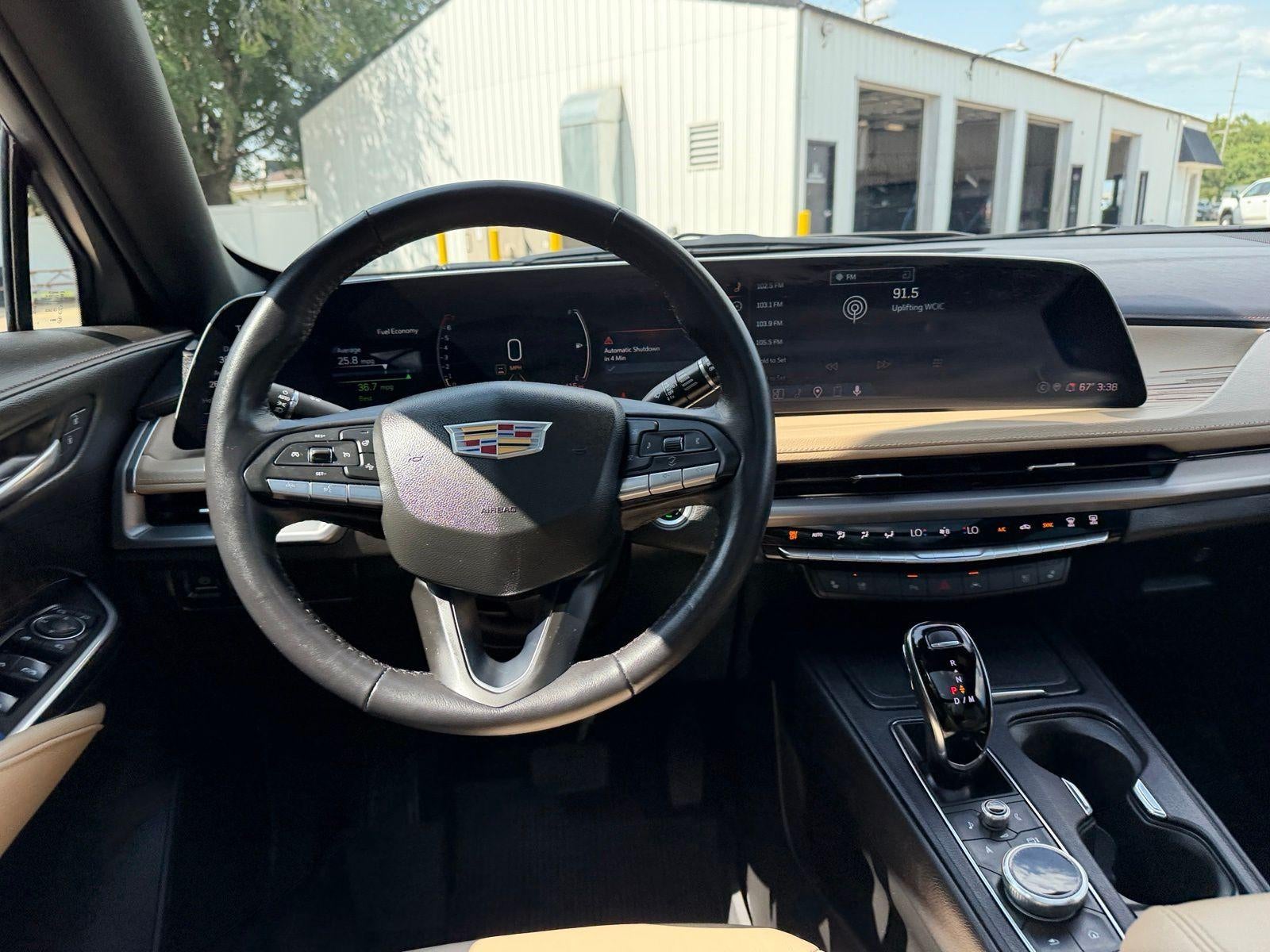 2024 Cadillac XT4 Premium Luxury