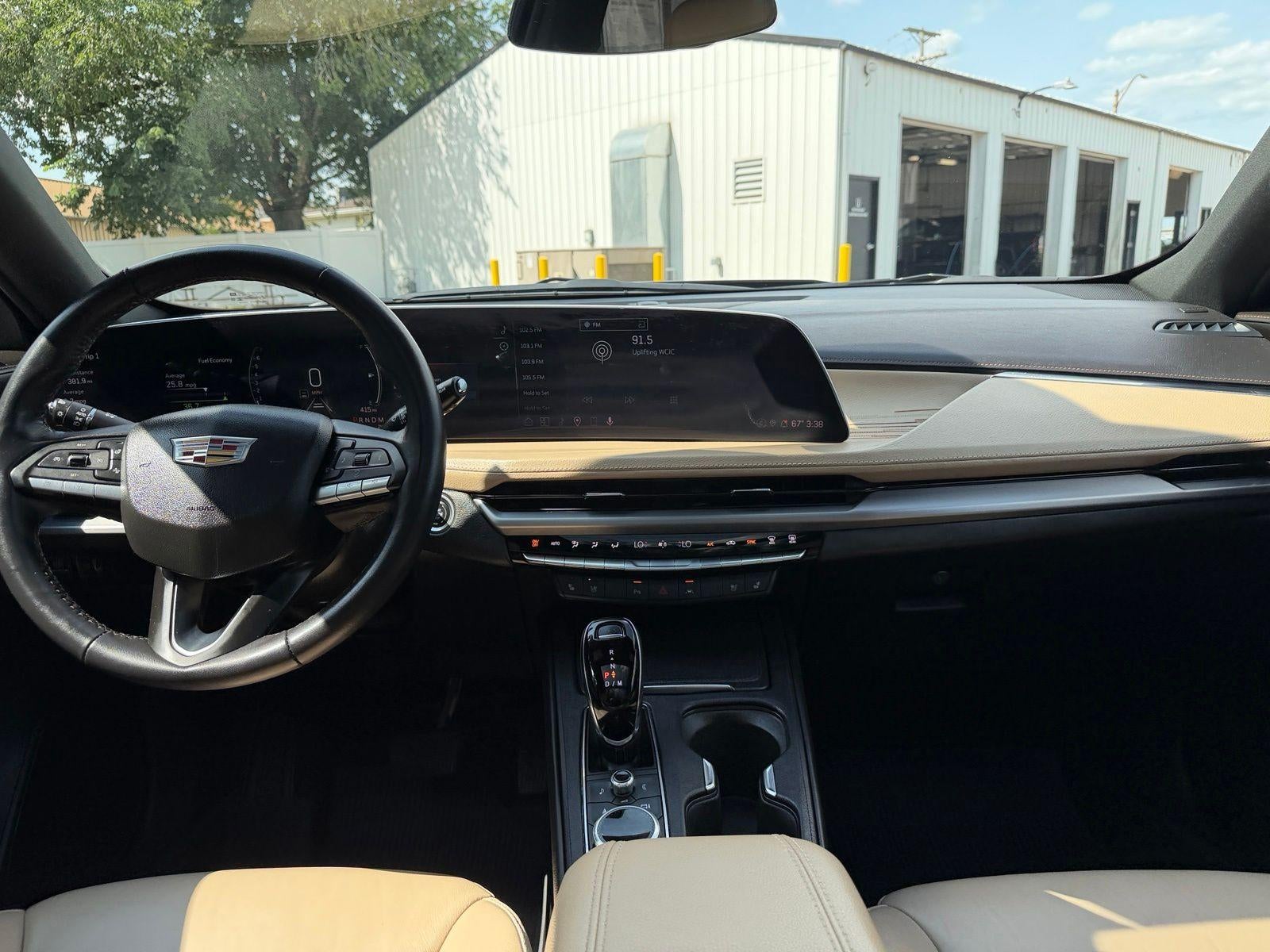 2024 Cadillac XT4 Premium Luxury