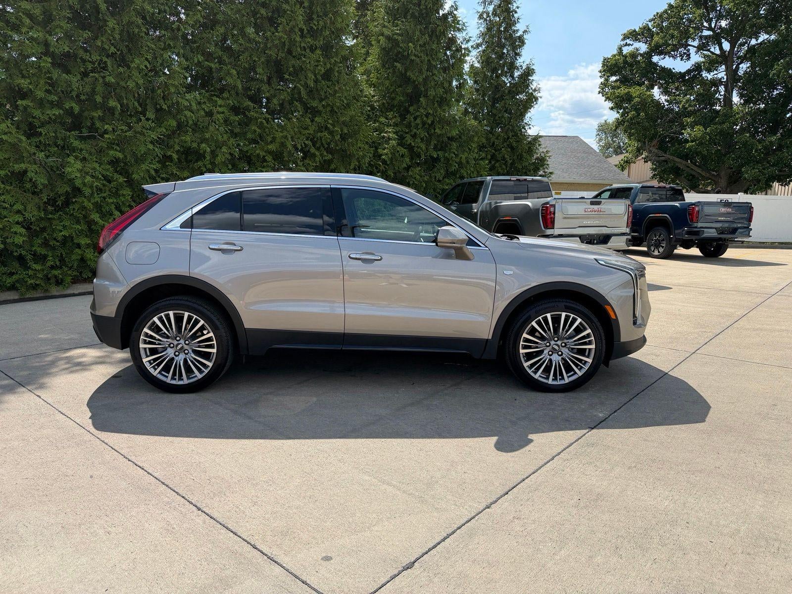 2024 Cadillac XT4 Premium Luxury