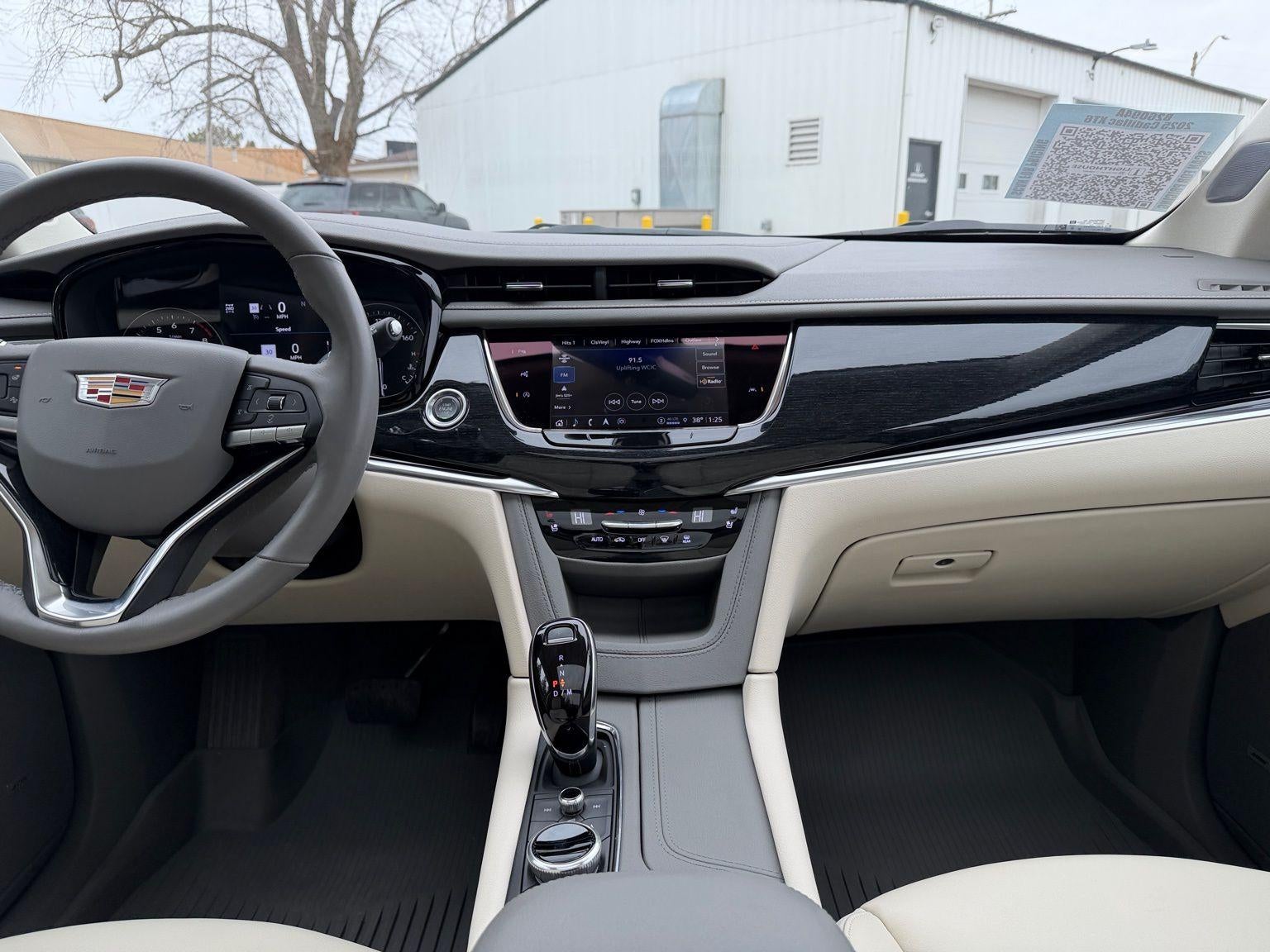 2025 Cadillac XT6 Premium Luxury