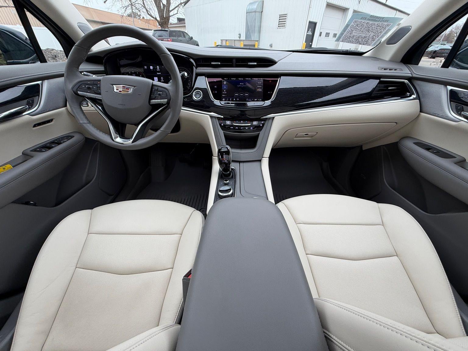 2025 Cadillac XT6 Premium Luxury