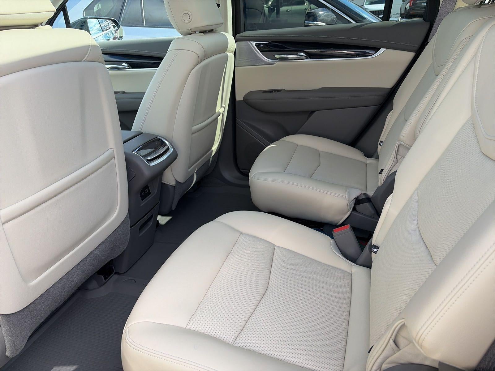 2025 Cadillac XT6 Premium Luxury