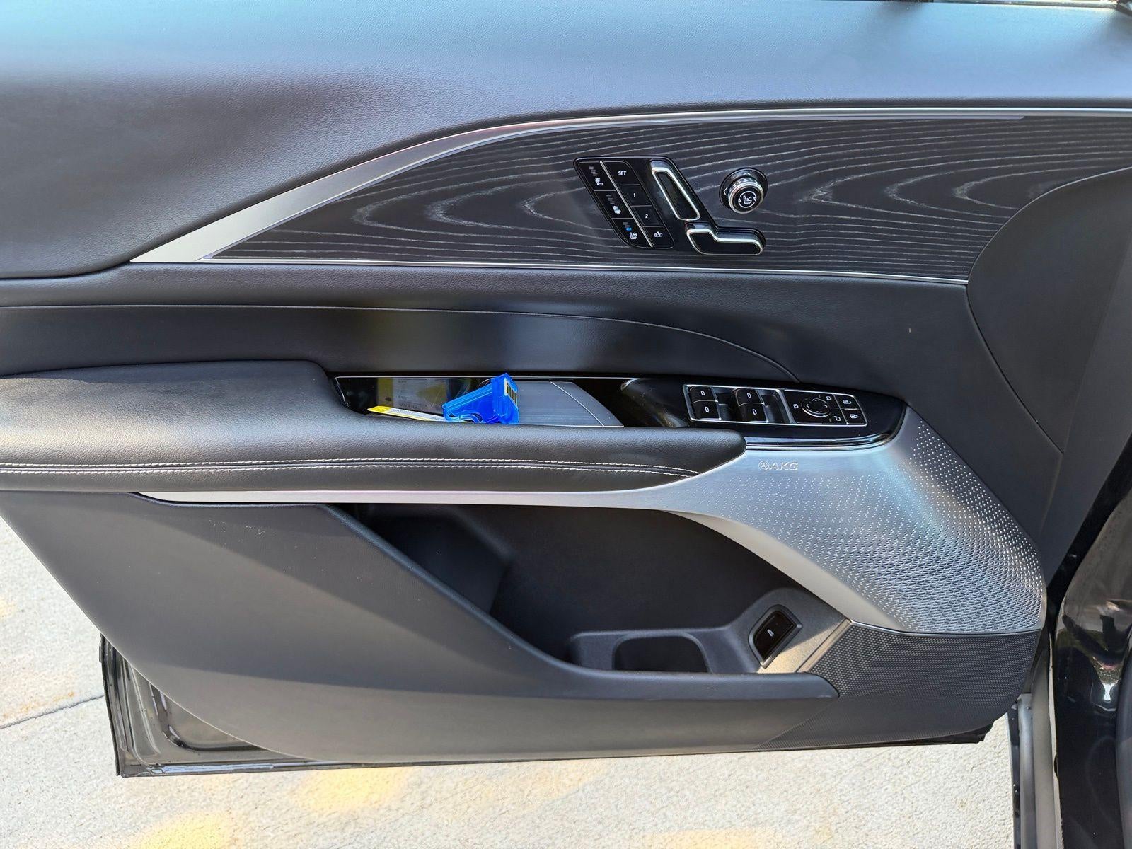 2025 Cadillac LYRIQ Sport