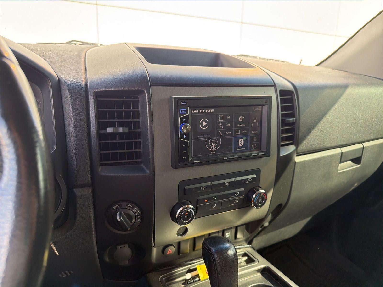 2011 Nissan Titan SV