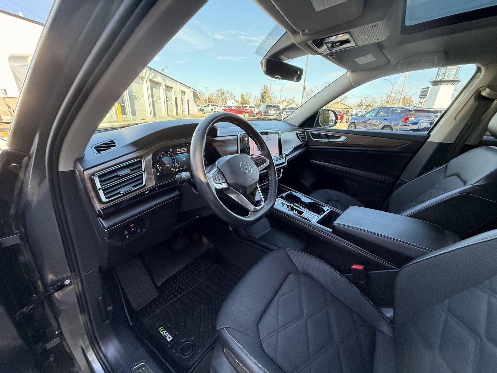 2024 Volkswagen Atlas 2.0T SE w/Technology