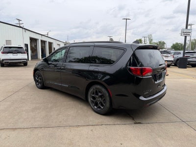 2020 Chrysler Pacifica Touring L Plus