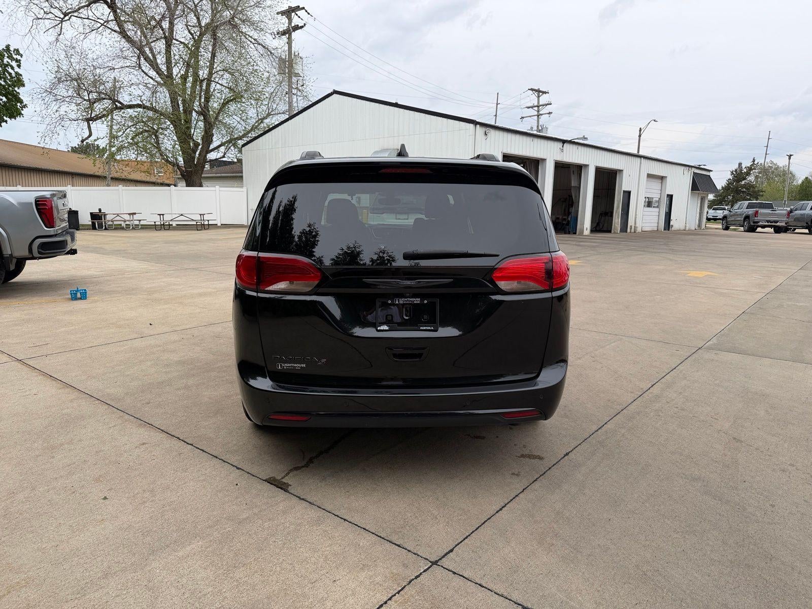 2020 Chrysler Pacifica Touring L Plus