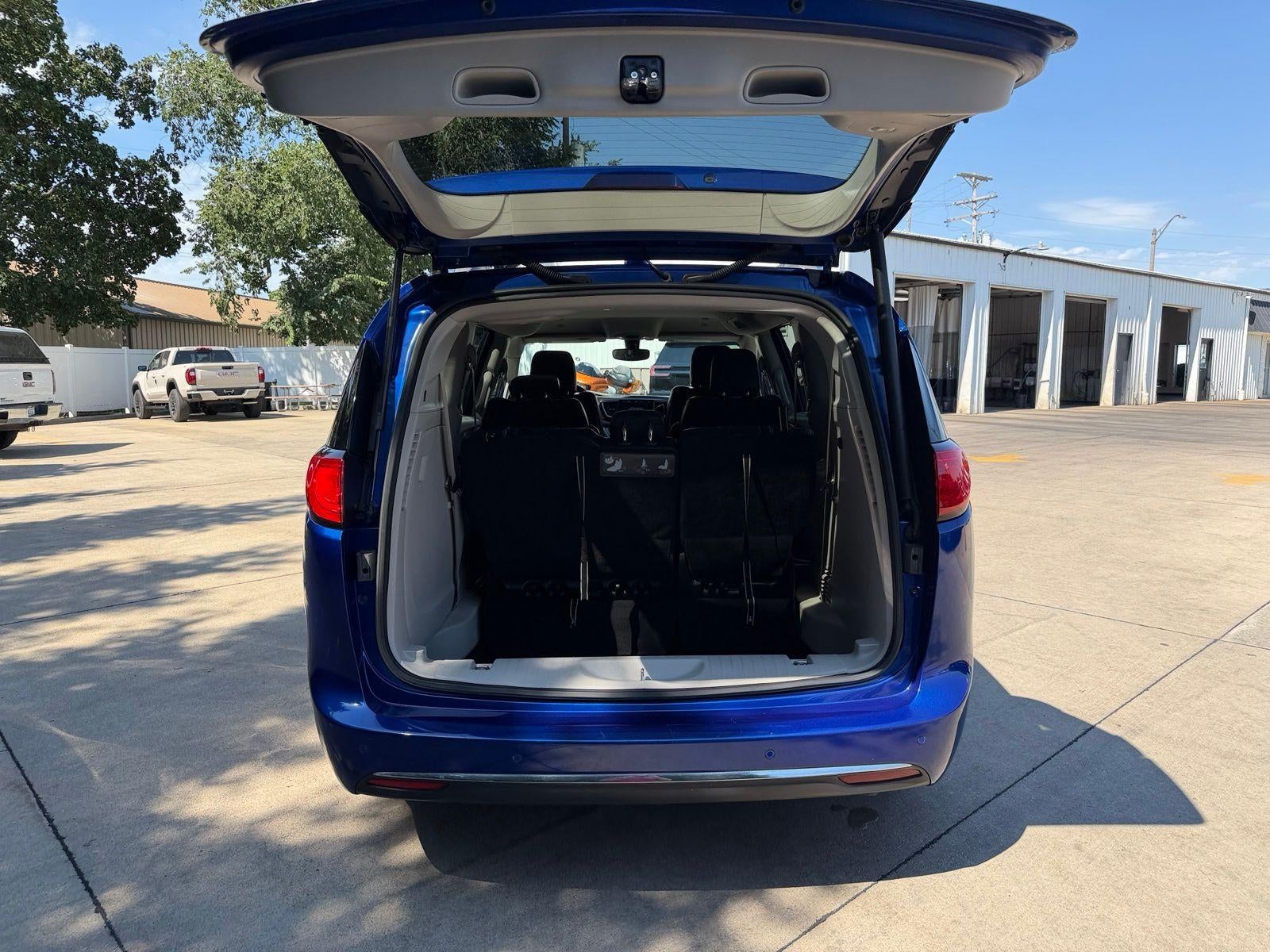 2018 Chrysler Pacifica Base