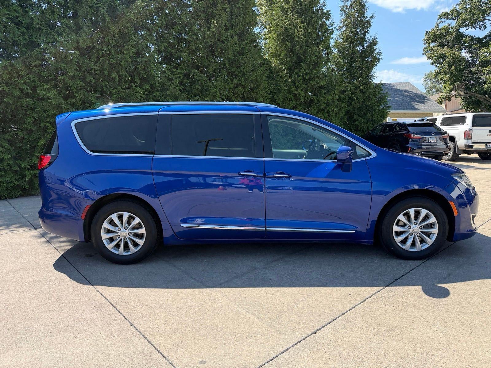 2018 Chrysler Pacifica Base