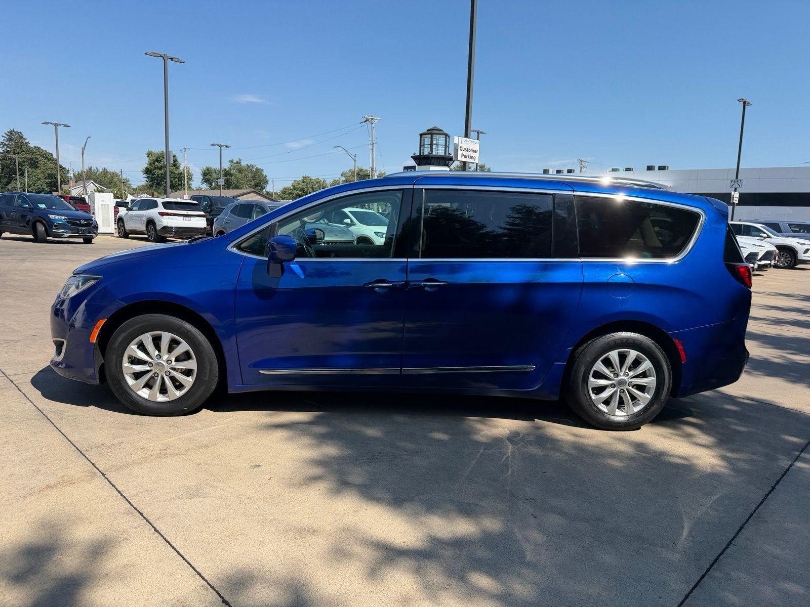 2018 Chrysler Pacifica Base