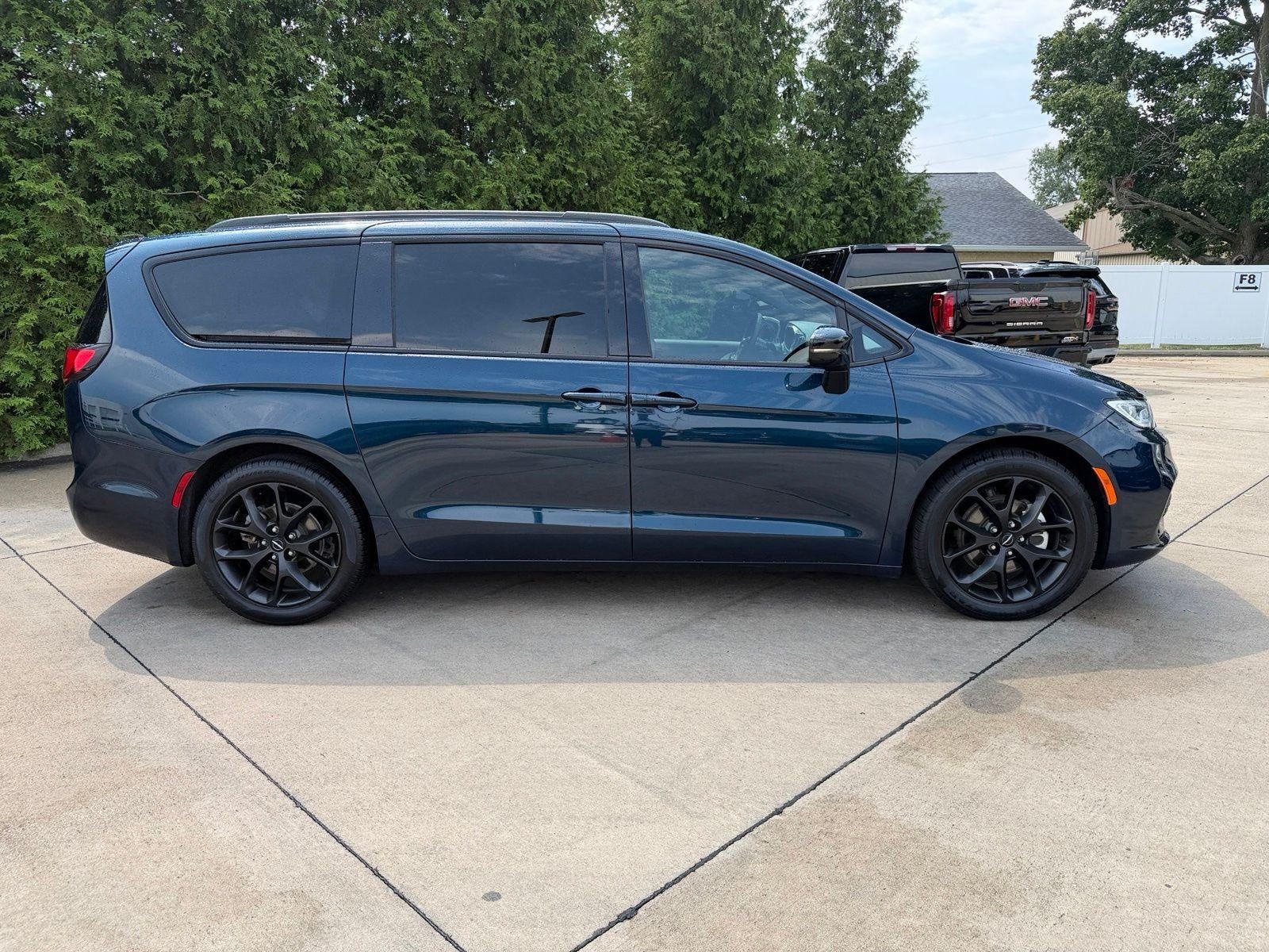 2025 Chrysler Pacifica Limited