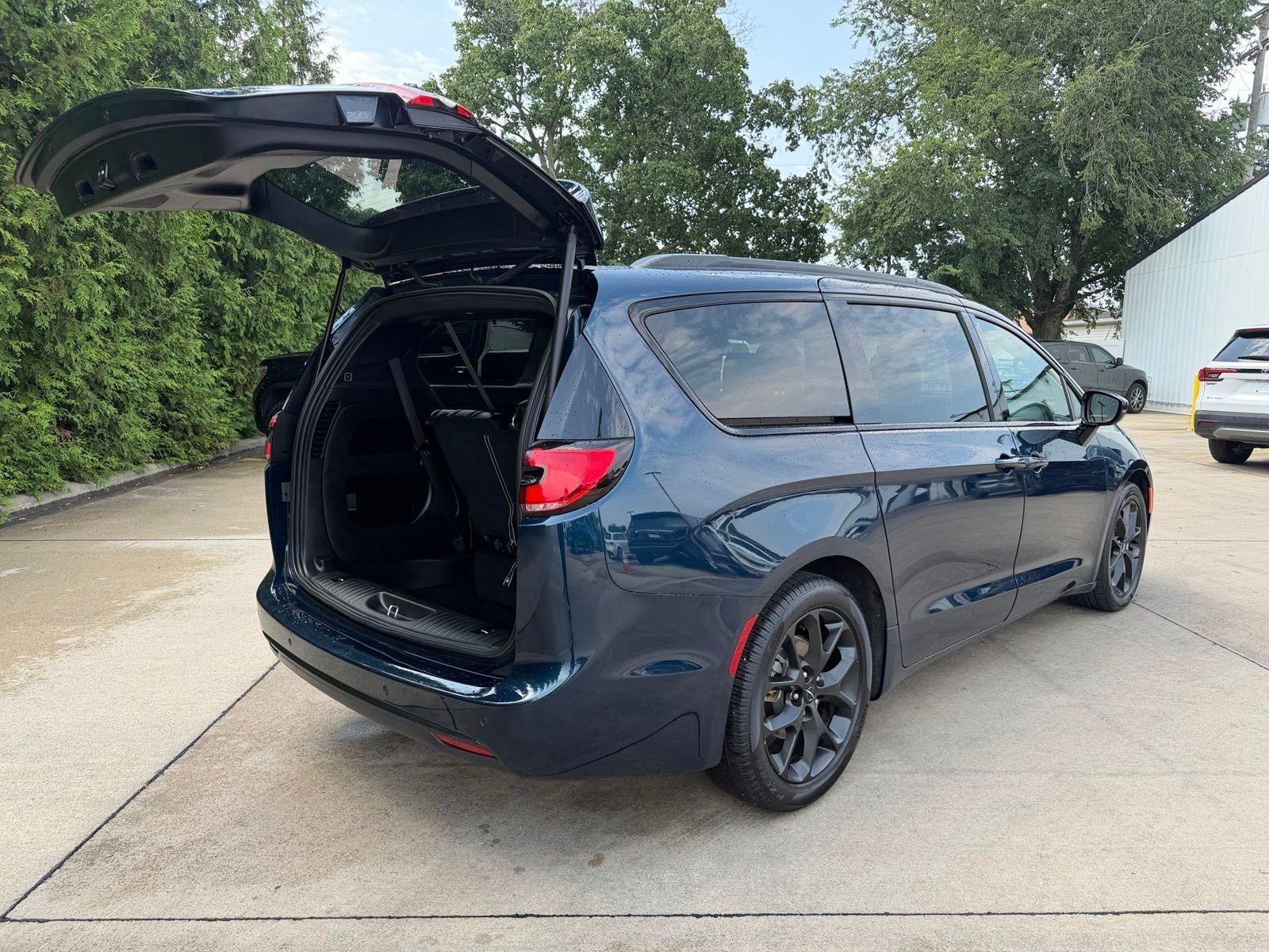 2025 Chrysler Pacifica Limited