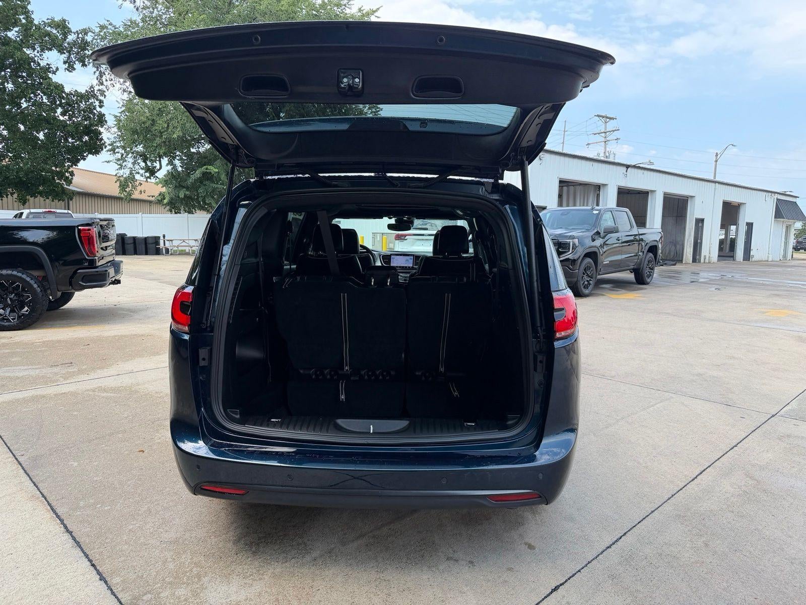 2025 Chrysler Pacifica Limited