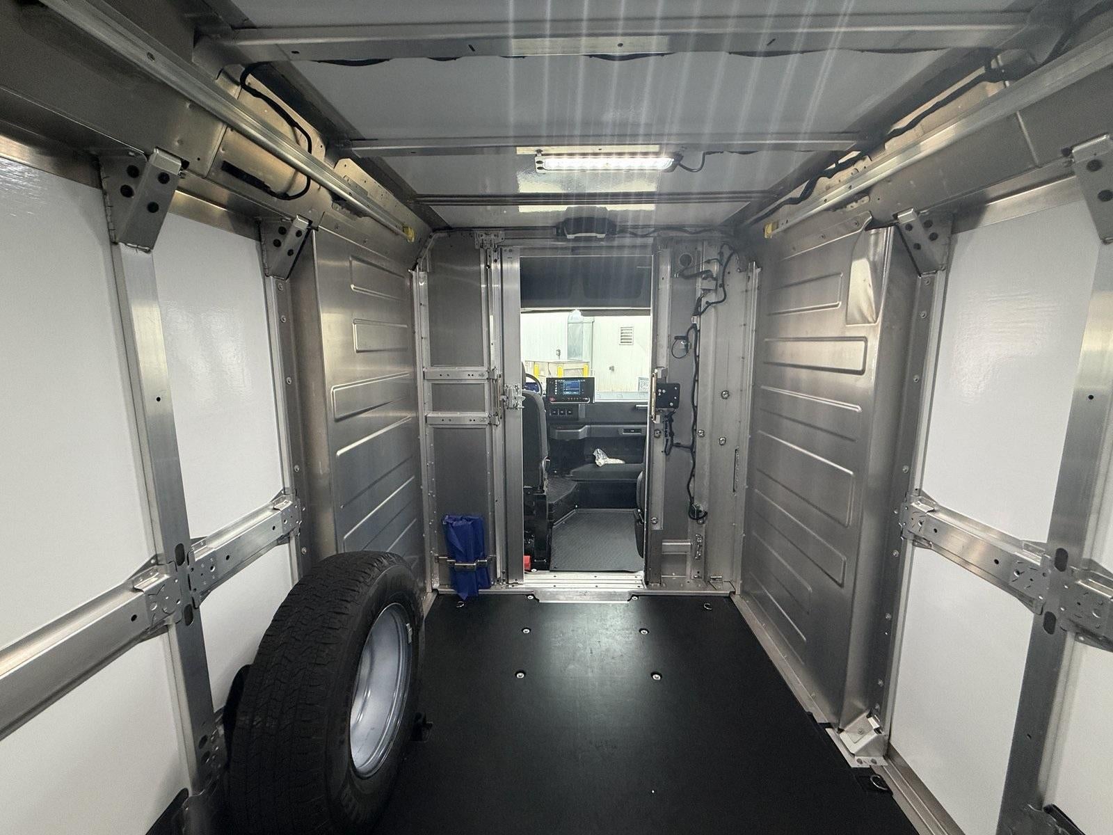 2024 BrightDrop Zevo 400 Base