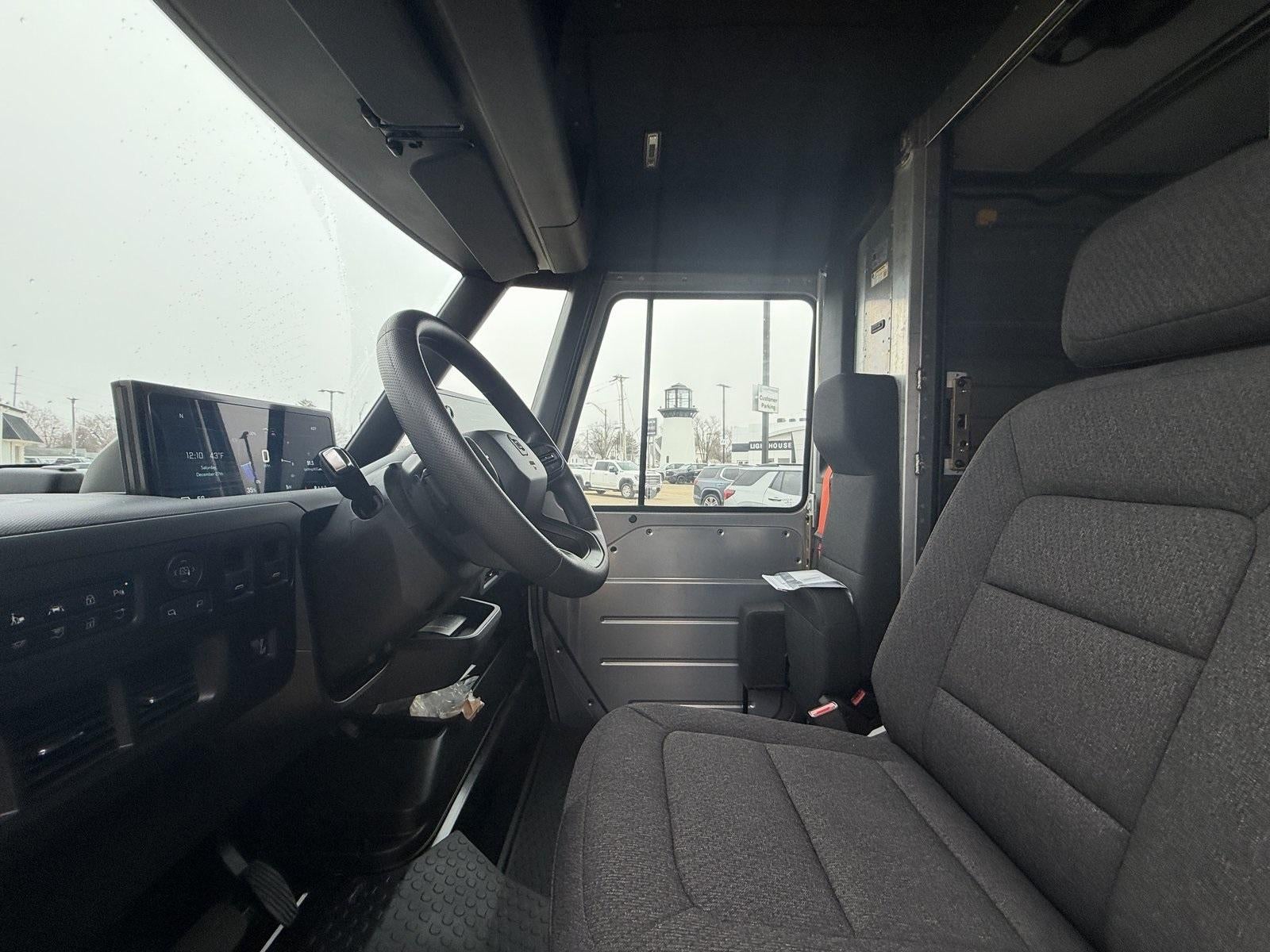 2024 BrightDrop Zevo 400 Base