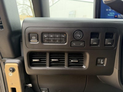 2024 BrightDrop Zevo 400 Base