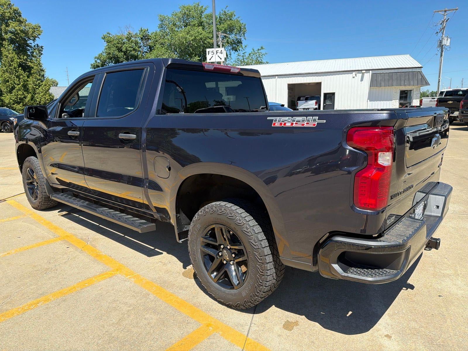 2023 Chevrolet Silverado 1500 Custom Trail Boss