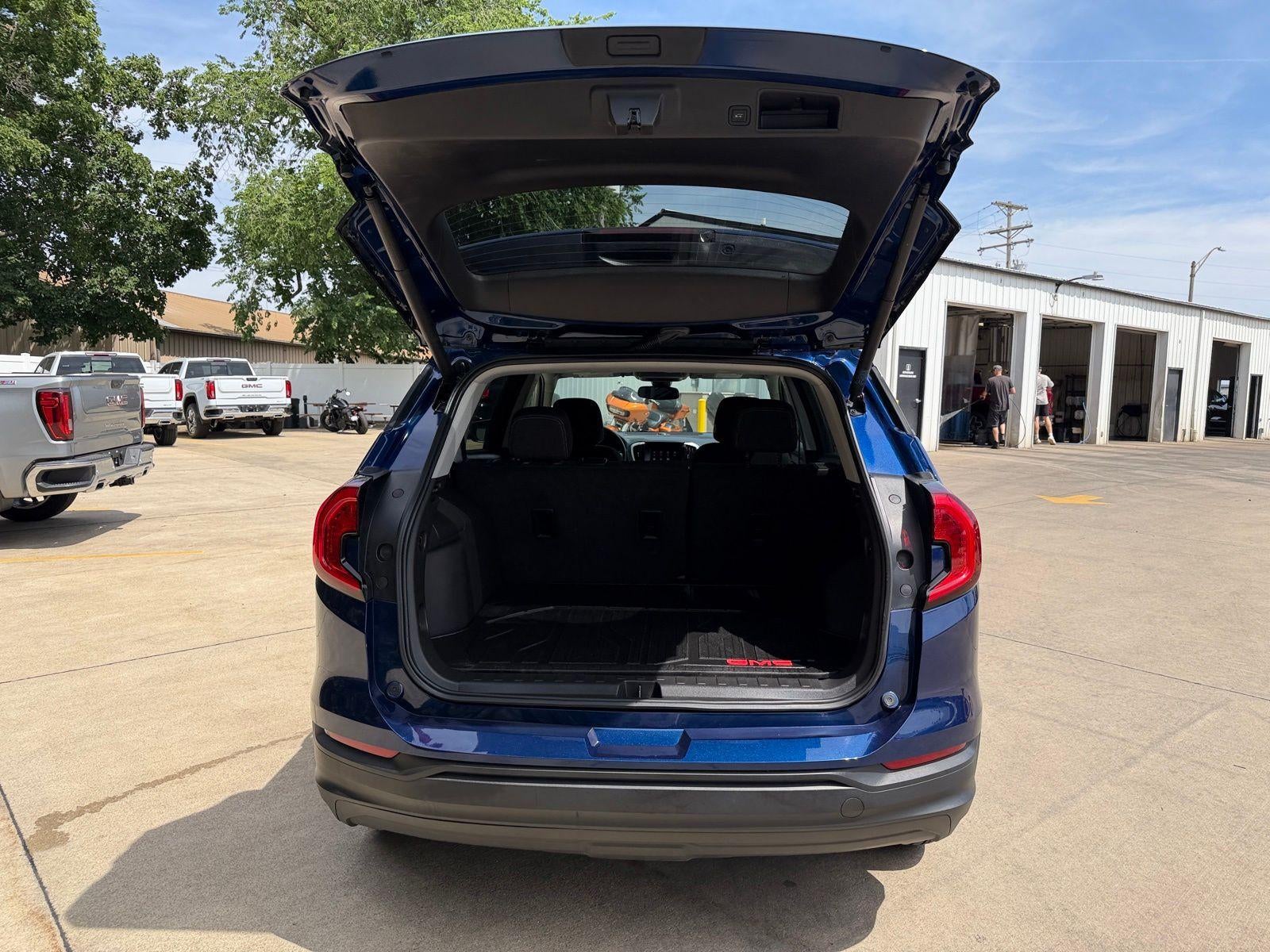 2023 GMC Terrain SLE