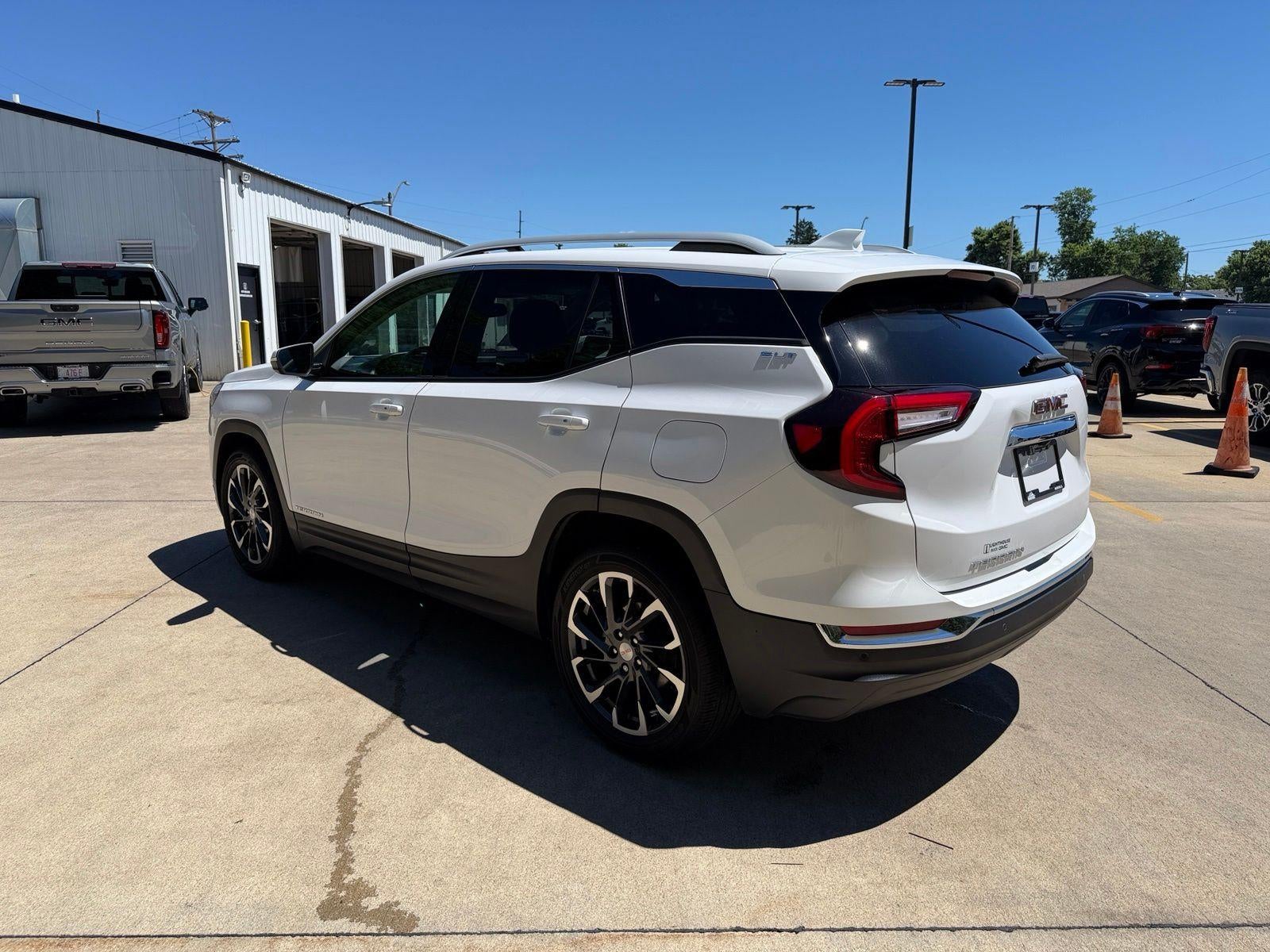 2023 GMC Terrain SLT