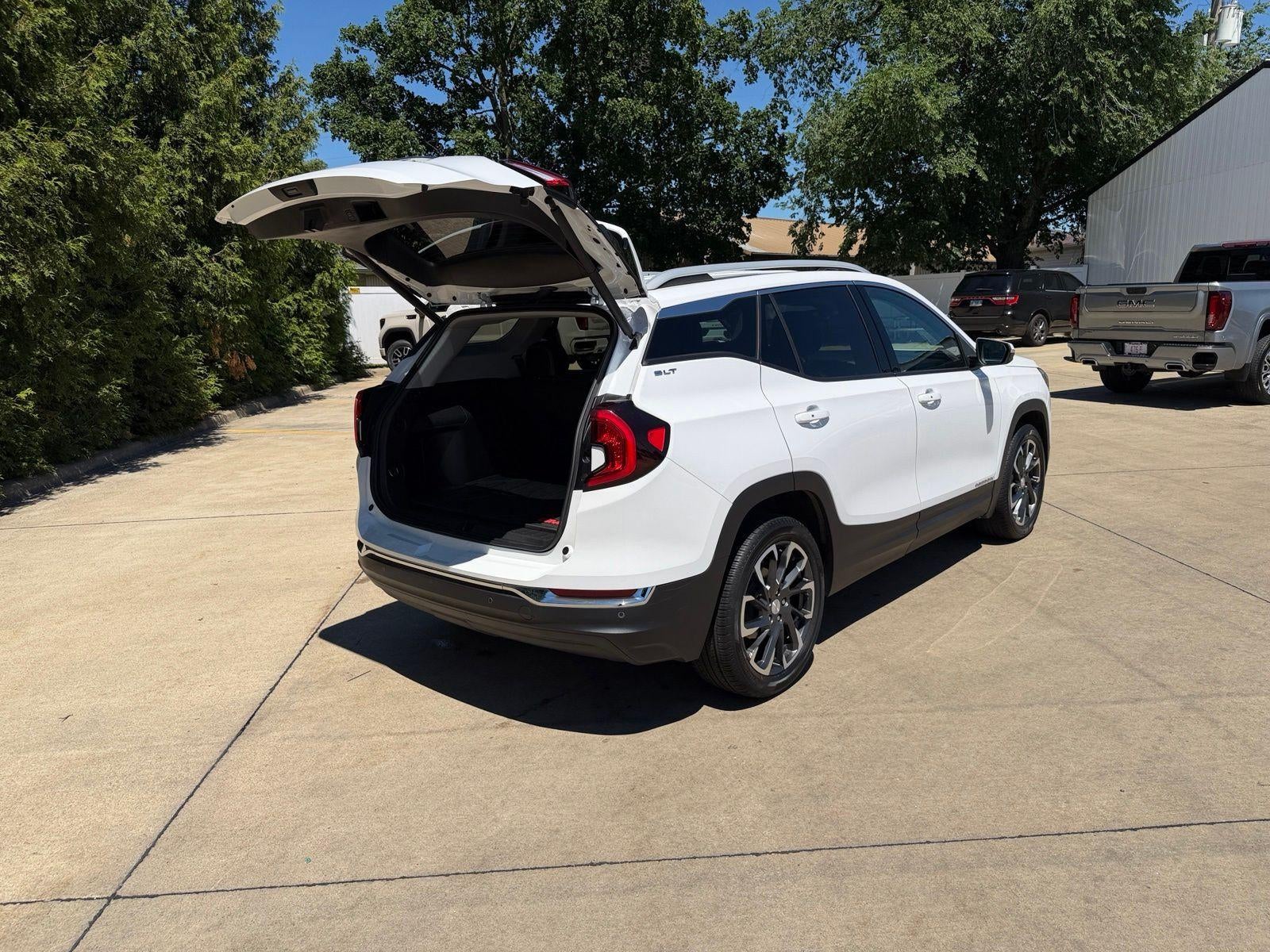 2023 GMC Terrain SLT