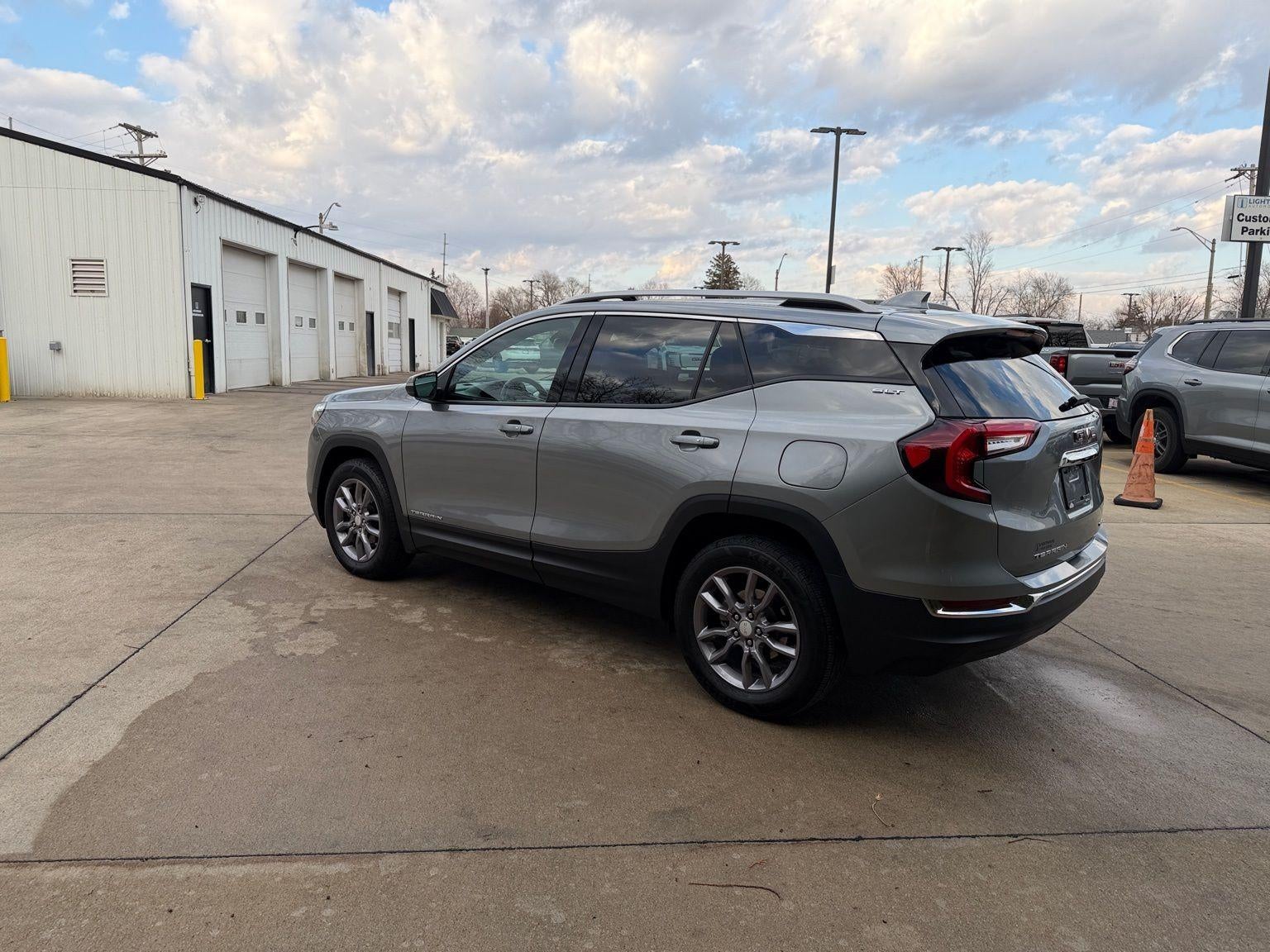 2023 GMC Terrain SLT