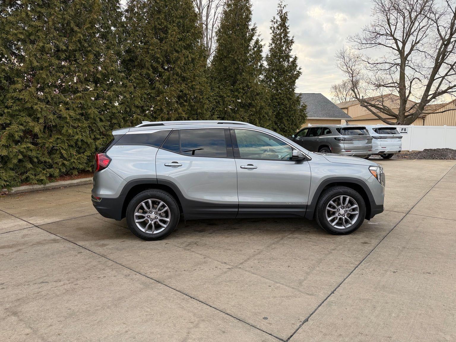 2023 GMC Terrain SLT