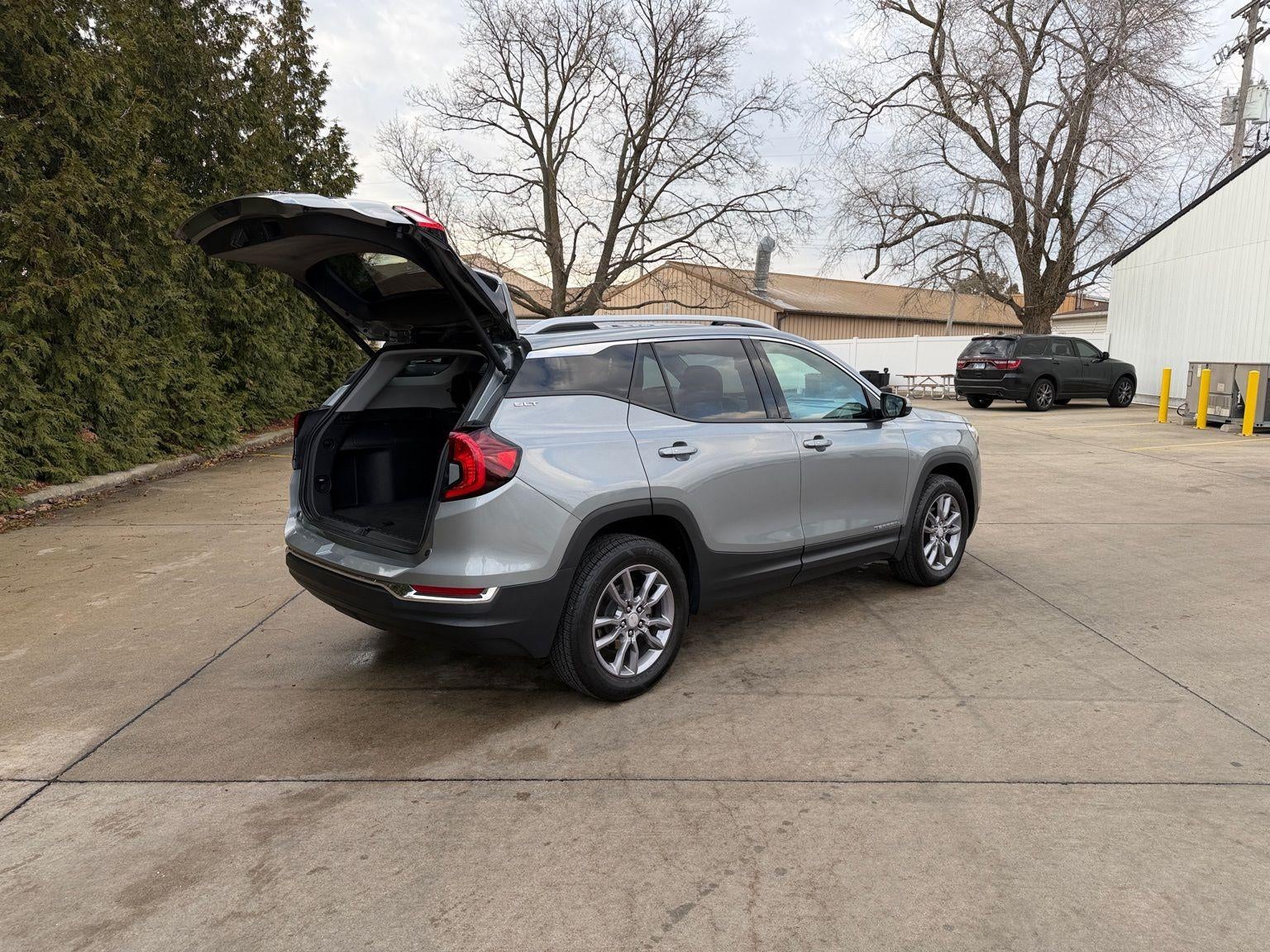 2023 GMC Terrain SLT