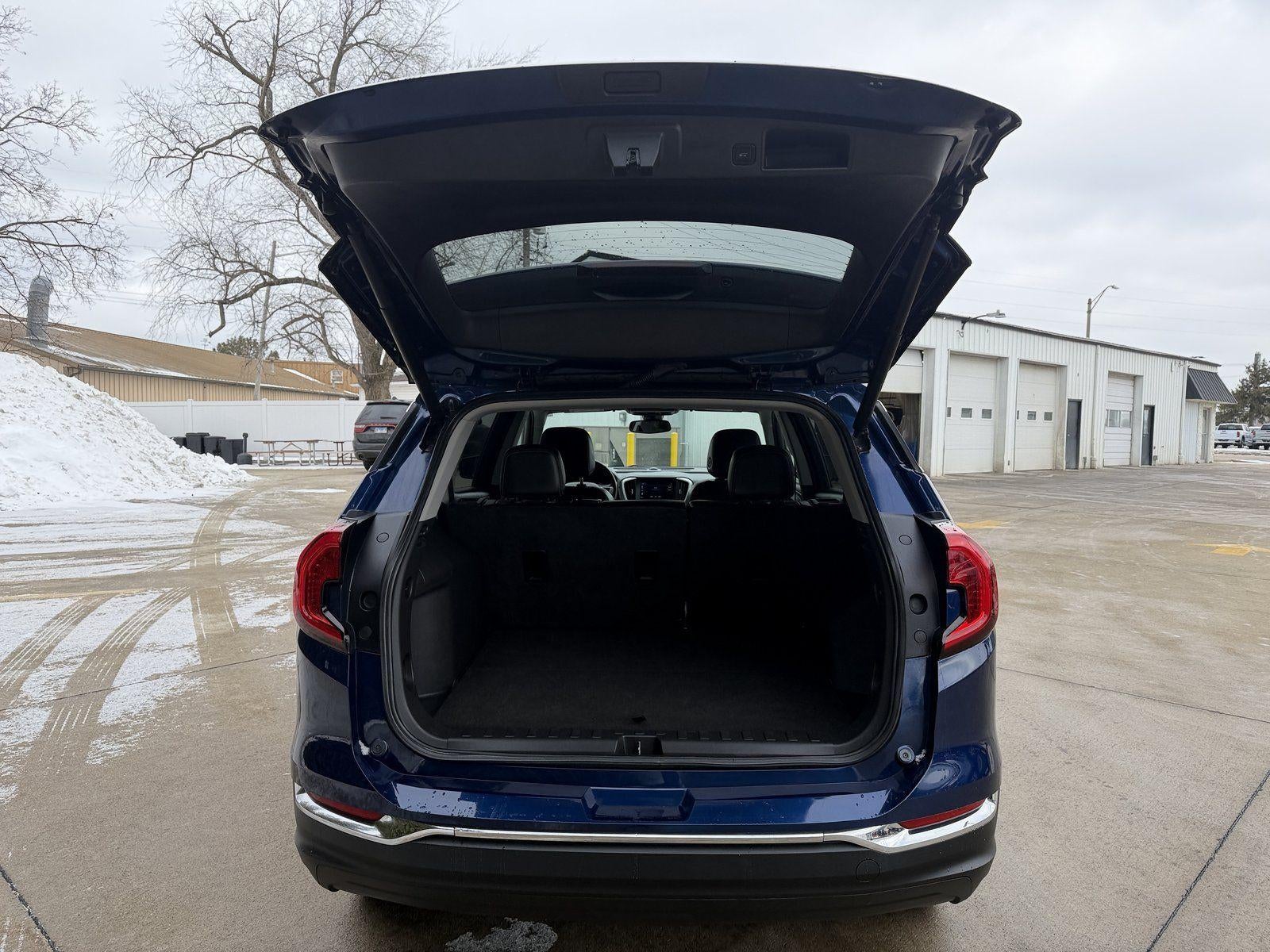 2023 GMC Terrain SLT