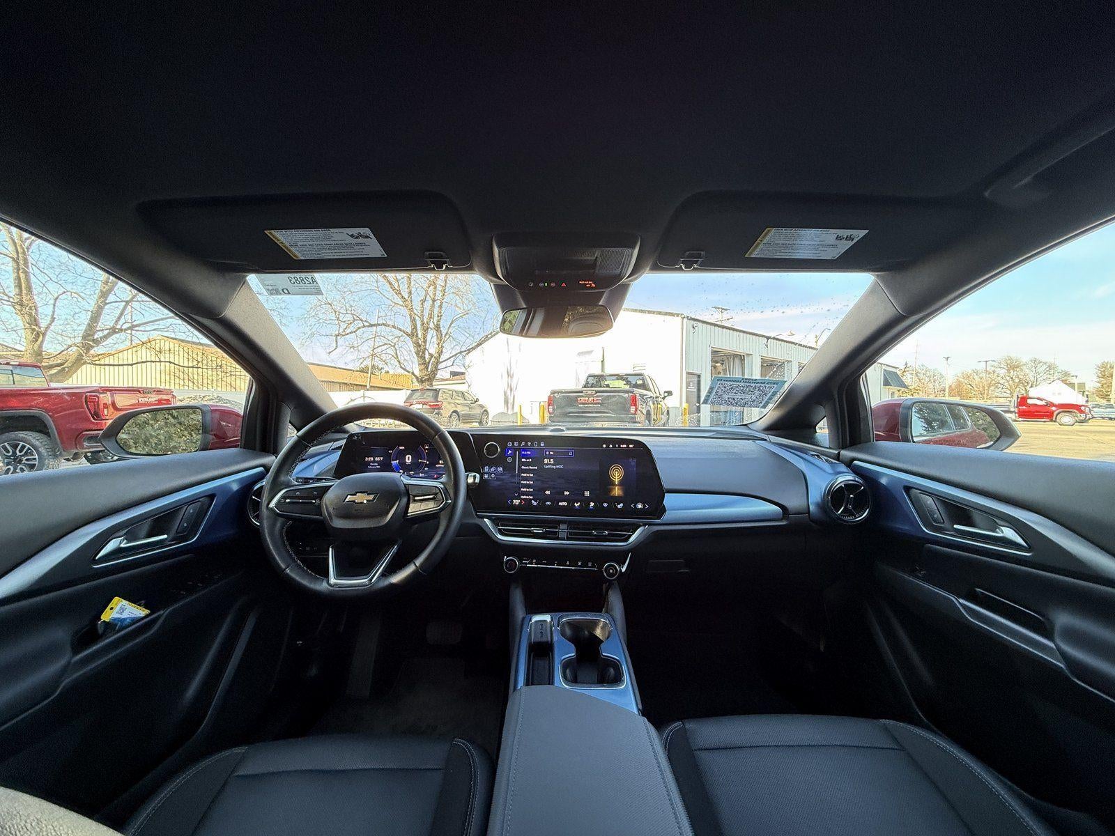 2025 Chevrolet Equinox EV LT