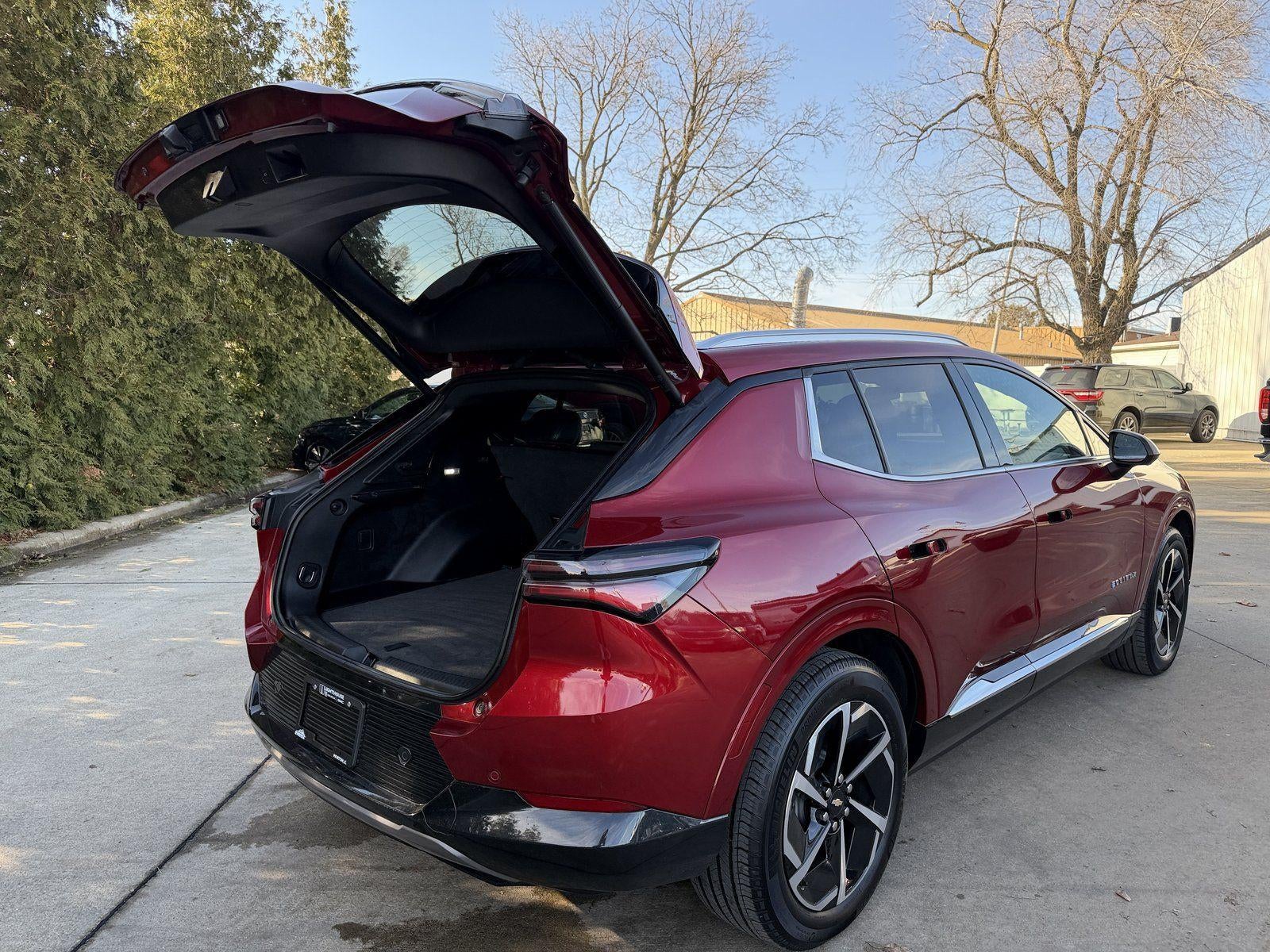 2025 Chevrolet Equinox EV LT