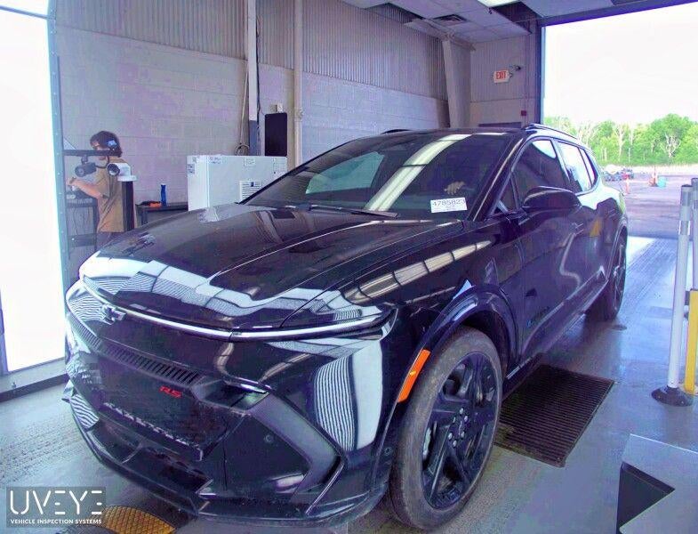 2024 Chevrolet Equinox EV Launch Edition FWD's photo