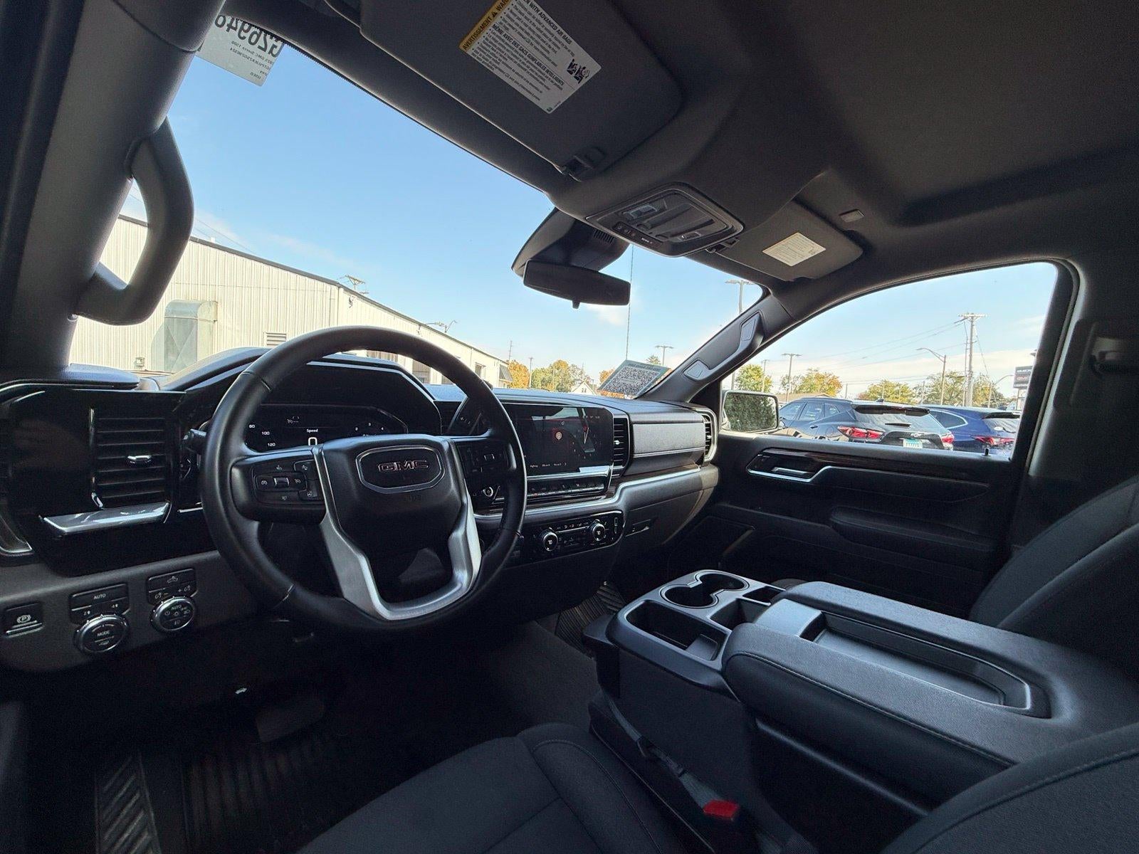 2025 GMC Sierra 1500 Elevation