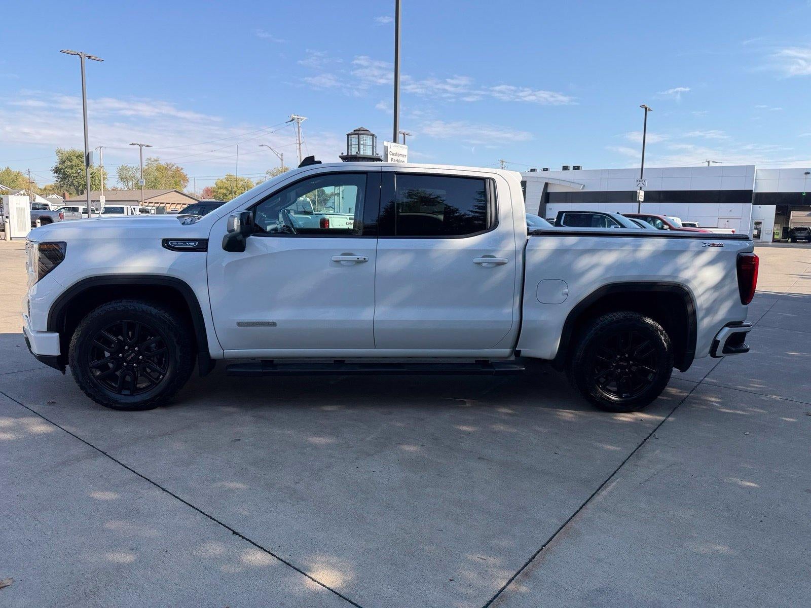 2025 GMC Sierra 1500 Elevation