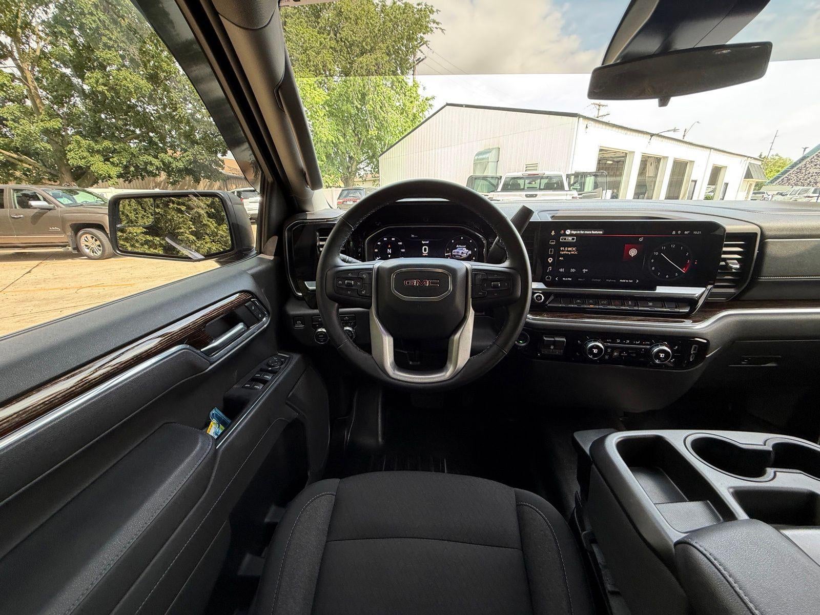 2025 GMC Sierra 1500 Elevation