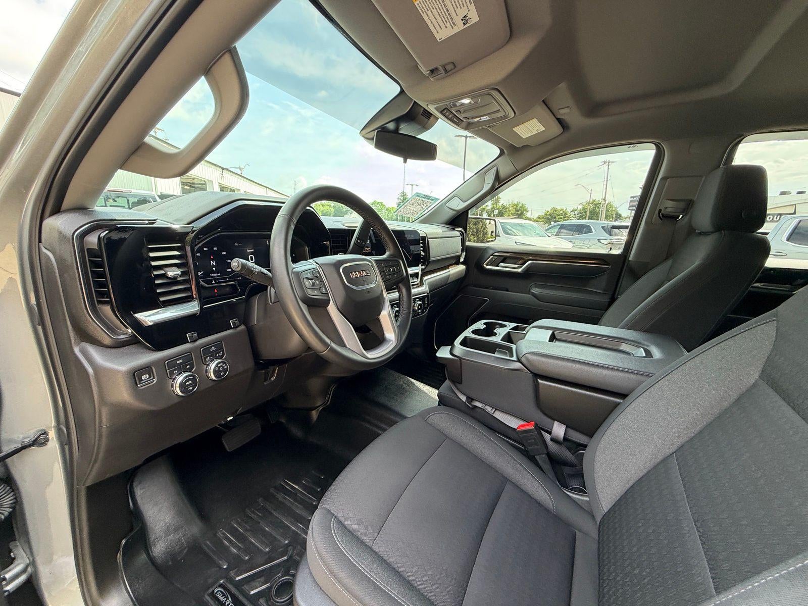 2025 GMC Sierra 1500 Elevation