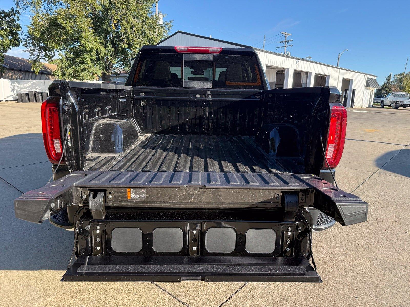 2026 GMC Sierra 1500 SLT - Photo 33
